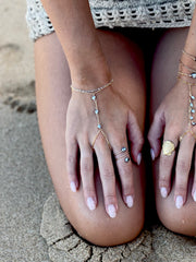 Vairau Hand Chain