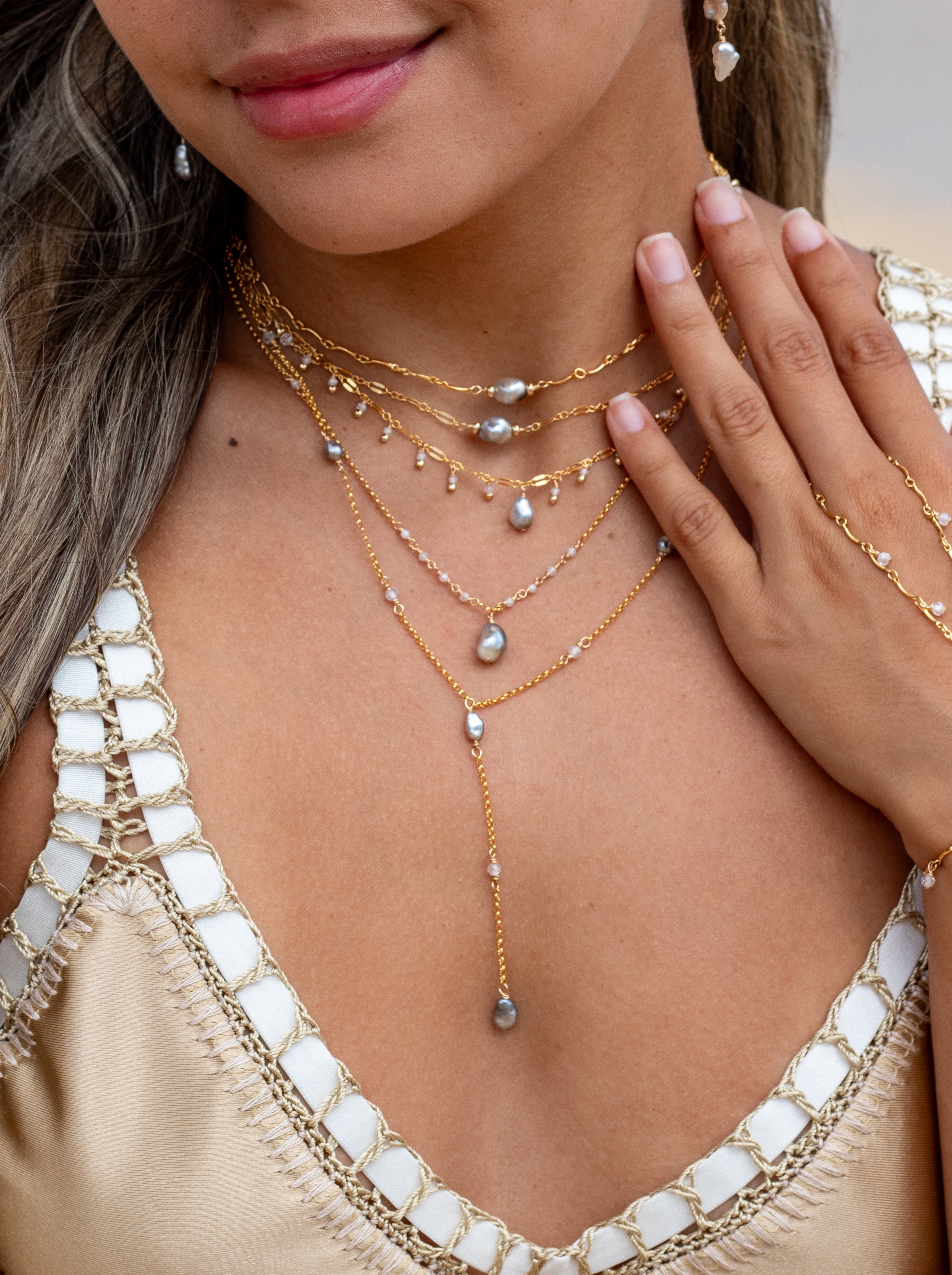 Vairea Lariat Necklace