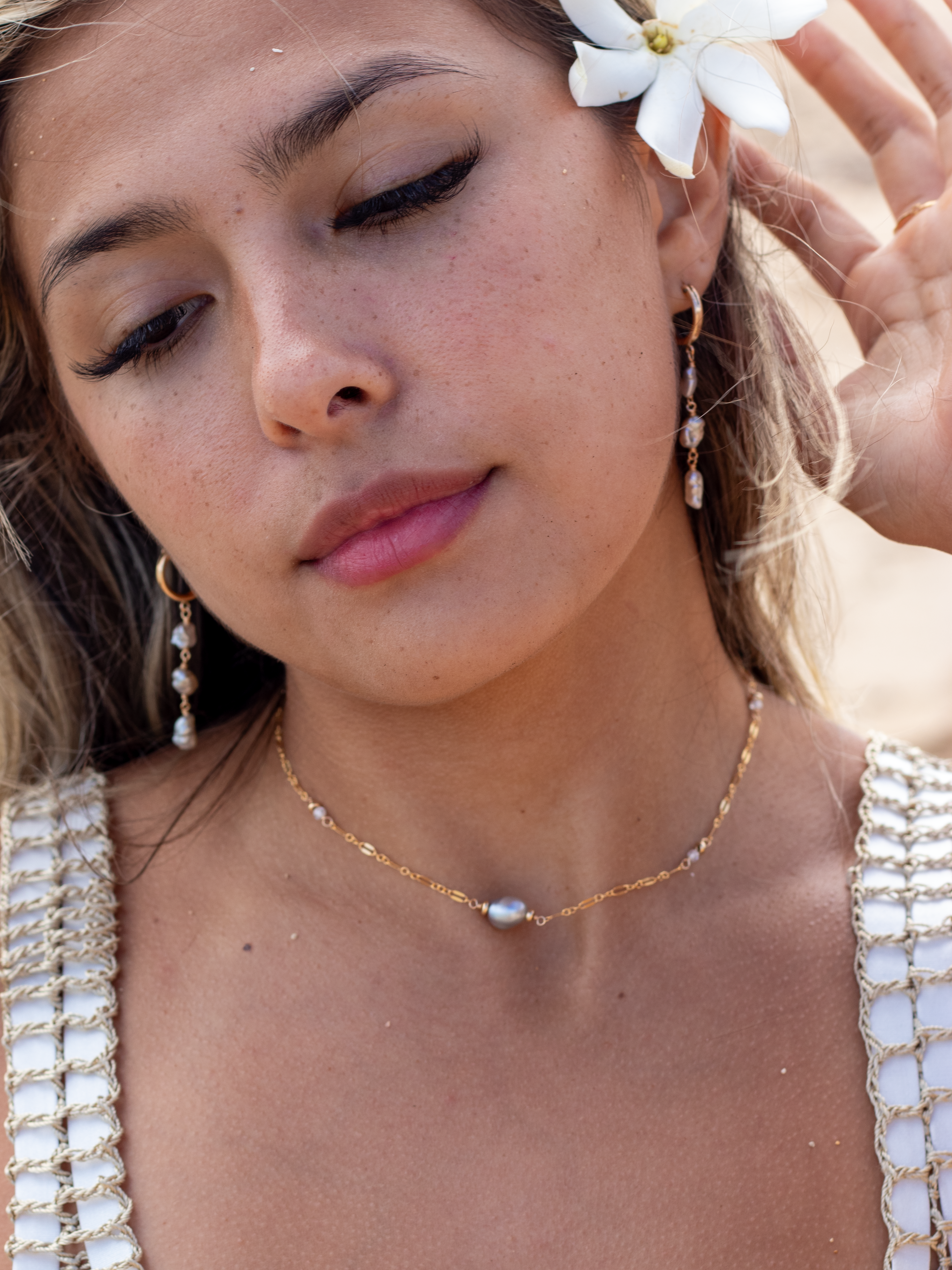 Vairea Choker